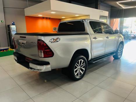 TOYOTA Hilux SW4 2.8 4P SRX 4X4 TURBO DIESEL AUTOM�TICO, Foto 6