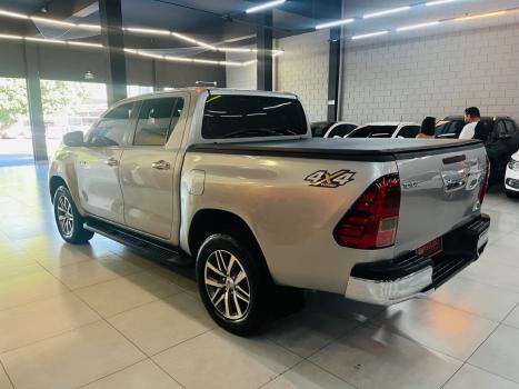TOYOTA Hilux SW4 2.8 4P SRX 4X4 TURBO DIESEL AUTOM�TICO, Foto 8