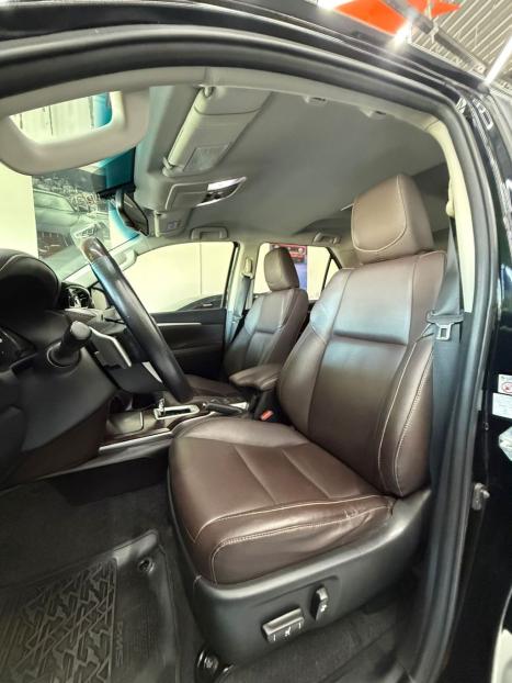 TOYOTA Hilux SW4 2.8 4P SRX 4X4 TURBO DIESEL AUTOM�TICO, Foto 8