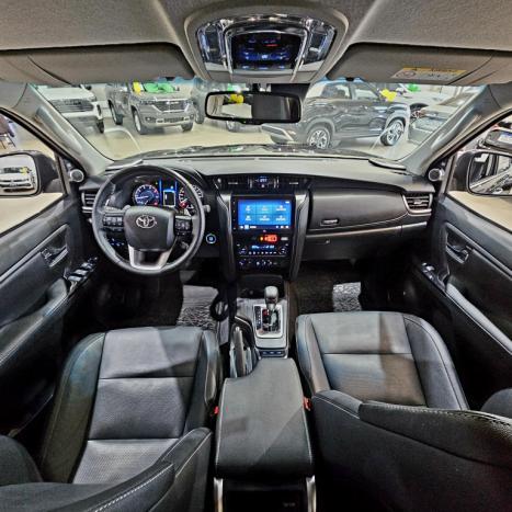 TOYOTA Hilux SW4 2.8 16V 4P SRX PLATINUM 4X4 7 LUGARES TURBO DIESEL AUTOM�TICO, Foto 6
