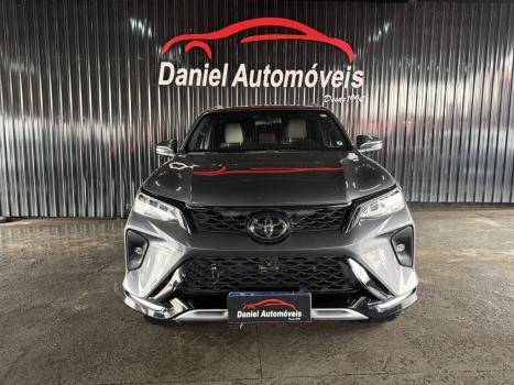 TOYOTA Hilux SW4 2.8 4P SRX 4X4 DIAMOND 7 LUGARES TURBO DIESEL AUTOM�TICO, Foto 2