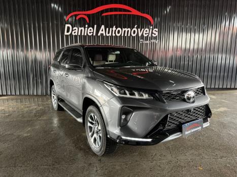 TOYOTA Hilux SW4 2.8 4P SRX 4X4 DIAMOND 7 LUGARES TURBO DIESEL AUTOM�TICO, Foto 3