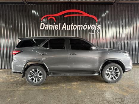 TOYOTA Hilux SW4 2.8 4P SRX 4X4 DIAMOND 7 LUGARES TURBO DIESEL AUTOM�TICO, Foto 5