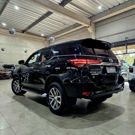 TOYOTA Hilux SW4 2.8 16V 4P SRX 4X4 7 LUGARES TURBO DIESEL AUTOM�TICO, Foto 5