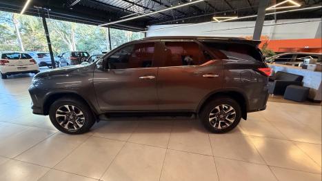 TOYOTA Hilux SW4 2.8 16V 4P SRX PLATINUM 4X4 7 LUGARES TURBO DIESEL AUTOM�TICO, Foto 4