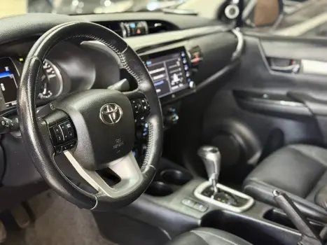 TOYOTA Hilux SW4 2.8 4P SRX 4X4 TURBO DIESEL AUTOM�TICO, Foto 9