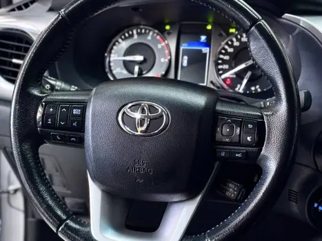 TOYOTA Hilux SW4 2.8 4P SRX 4X4 TURBO DIESEL AUTOM�TICO, Foto 11