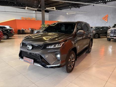 TOYOTA Hilux SW4 2.8 4P SRX 4X4 DIAMOND 7 LUGARES TURBO DIESEL AUTOM�TICO, Foto 4