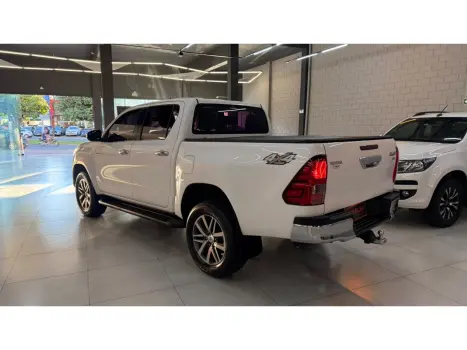 TOYOTA Hilux SW4 2.8 4P SRX 4X4 TURBO DIESEL AUTOM�TICO, Foto 9