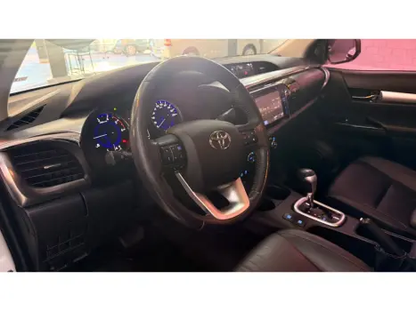TOYOTA Hilux SW4 2.8 4P SRX 4X4 TURBO DIESEL AUTOM�TICO, Foto 10