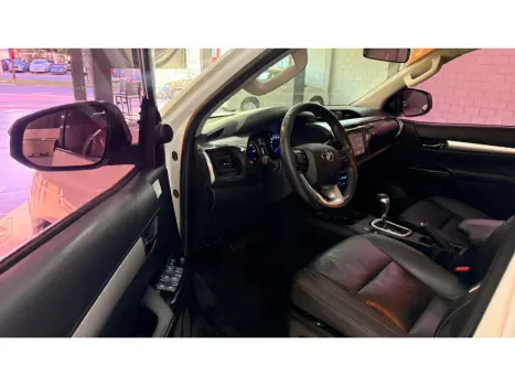 TOYOTA Hilux SW4 2.8 4P SRX 4X4 TURBO DIESEL AUTOM�TICO, Foto 12
