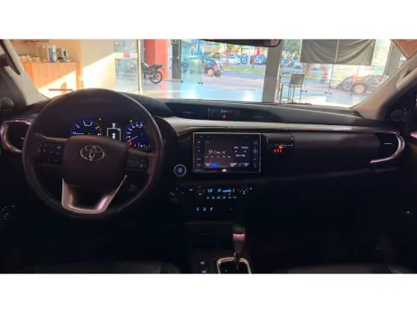 TOYOTA Hilux SW4 2.8 4P SRX 4X4 TURBO DIESEL AUTOM�TICO, Foto 13