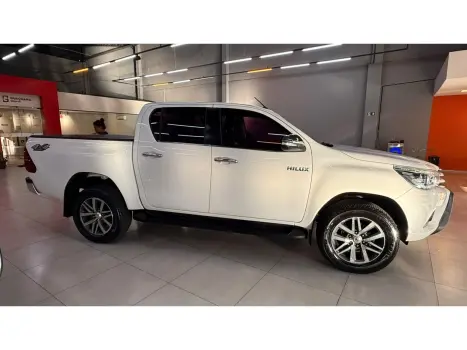 TOYOTA Hilux SW4 2.8 4P SRX 4X4 TURBO DIESEL AUTOM�TICO, Foto 16