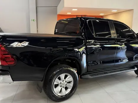 TOYOTA Hilux SW4 2.8 4P 4X4 TURBO DIESEL, Foto 12