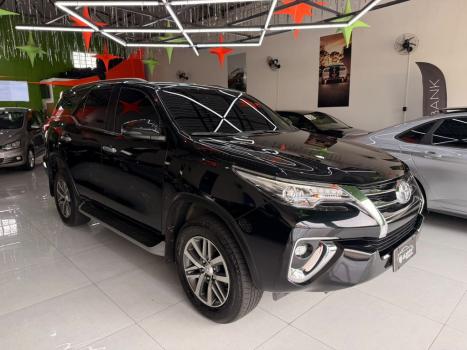 TOYOTA Hilux SW4 2.8 4P SRX 4X4 TURBO DIESEL AUTOMÁTICO, Foto 2