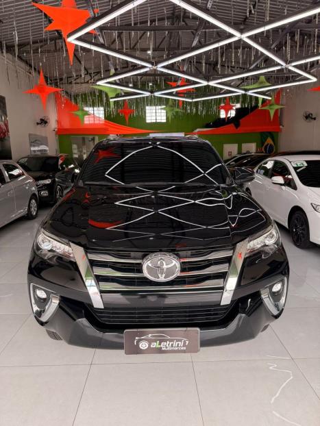 TOYOTA Hilux SW4 2.8 4P SRX 4X4 TURBO DIESEL AUTOMÁTICO, Foto 3