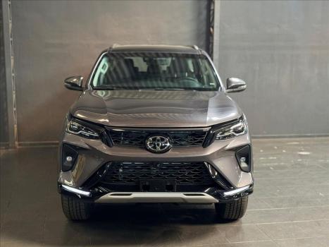 TOYOTA Hilux SW4 2.8 16V 4P SRX PLATINUM 4X4 7 LUGARES TURBO DIESEL AUTOMÁTICO, Foto 5