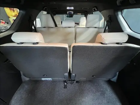 TOYOTA Hilux SW4 2.8 4P SRX 4X4 DIAMOND 7 LUGARES TURBO DIESEL AUTOMÁTICO, Foto 9