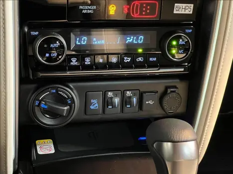 TOYOTA Hilux SW4 2.8 4P SRX 4X4 DIAMOND 7 LUGARES TURBO DIESEL AUTOMÁTICO, Foto 18