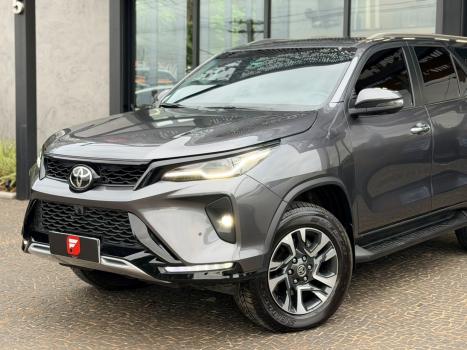 TOYOTA Hilux SW4 2.8 16V 4P SRX PLATINUM 4X4 7 LUGARES TURBO DIESEL AUTOMÁTICO, Foto 2