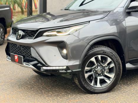 TOYOTA Hilux SW4 2.8 16V 4P SRX PLATINUM 4X4 7 LUGARES TURBO DIESEL AUTOMÁTICO, Foto 3