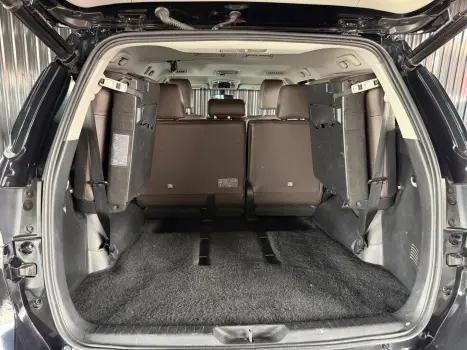 TOYOTA Hilux SW4 2.8 16V 4P SRX 4X4 7 LUGARES TURBO DIESEL AUTOMÁTICO, Foto 13