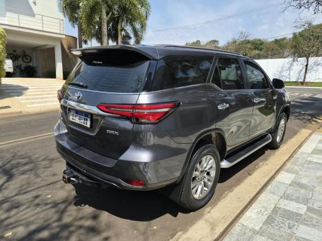 TOYOTA Hilux SW4 2.8 16V 4P SRX 4X4 7 LUGARES TURBO DIESEL AUTOMÁTICO, Foto 2