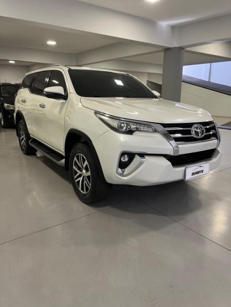 TOYOTA Hilux SW4 2.8 16V 4P SRX 4X4 7 LUGARES TURBO DIESEL AUTOMÁTICO, Foto 1