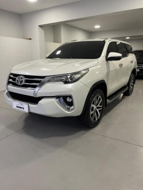 TOYOTA Hilux SW4 2.8 16V 4P SRX 4X4 7 LUGARES TURBO DIESEL AUTOMÁTICO, Foto 3