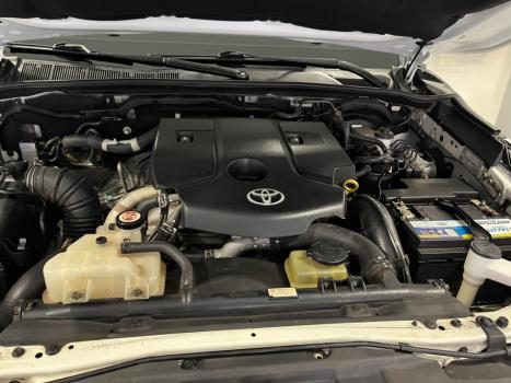 TOYOTA Hilux SW4 2.8 16V 4P SRX 4X4 7 LUGARES TURBO DIESEL AUTOMÁTICO, Foto 11