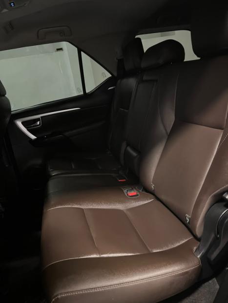 TOYOTA Hilux SW4 2.8 16V 4P SRX 4X4 7 LUGARES TURBO DIESEL AUTOMÁTICO, Foto 20