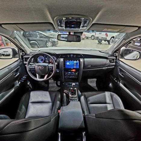 TOYOTA Hilux SW4 2.8 16V 4P SRX PLATINUM 4X4 7 LUGARES TURBO DIESEL AUTOMÁTICO, Foto 6