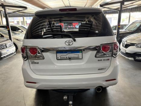 TOYOTA Hilux SW4 3.0 16V 4P SRV 4X4 7 LUGARES TURBO DIESEL AUTOMTICO, Foto 4