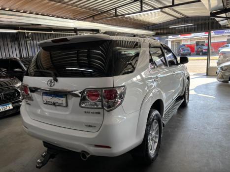 TOYOTA Hilux SW4 3.0 16V 4P SRV 4X4 7 LUGARES TURBO DIESEL AUTOMTICO, Foto 6