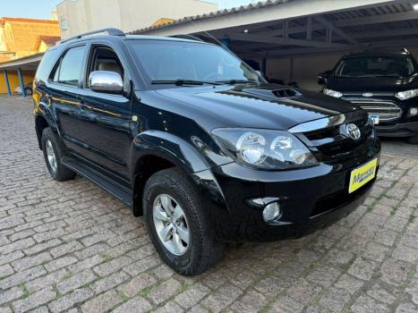 TOYOTA Hilux SW4 3.0 16V 4P SRV 4X4 TURBO DIESEL AUTOMÁTICO, Foto 3 TOYOTA Hilux SW4 3.0 16V 4P SRV 4X4 TURBO DIESEL AUTOMÁTICO, Foto 3