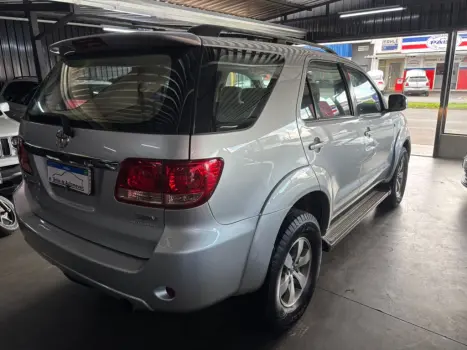 TOYOTA Hilux SW4 3.0 16V 4P SRV 4X4 TURBO DIESEL AUTOMTICO, Foto 6