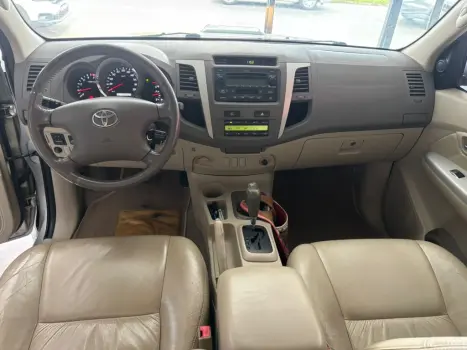 TOYOTA Hilux SW4 3.0 16V 4P SRV 4X4 TURBO DIESEL AUTOMTICO, Foto 8