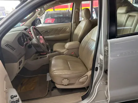 TOYOTA Hilux SW4 3.0 16V 4P SRV 4X4 TURBO DIESEL AUTOMTICO, Foto 14