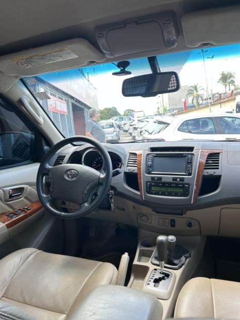 TOYOTA Hilux SW4 3.0 16V 4P SRV 4X4 7 LUGARES TURBO DIESEL AUTOMTICO, Foto 7