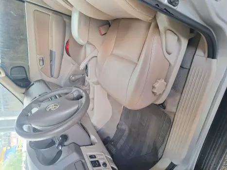 TOYOTA Hilux SW4 3.0 16V 4P SRV 4X4 TURBO DIESEL AUTOMTICO, Foto 4