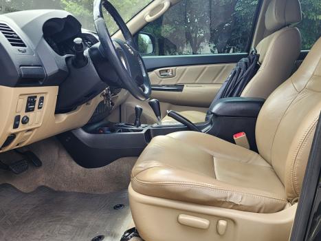 TOYOTA Hilux SW4 3.0 V6 12V 4P SRV 4X4 TURBO DIESEL AUTOM�TICO, Foto 9