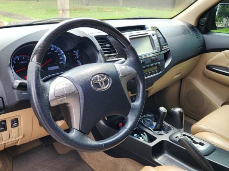 TOYOTA Hilux SW4 3.0 V6 12V 4P SRV 4X4 TURBO DIESEL AUTOM�TICO, Foto 11