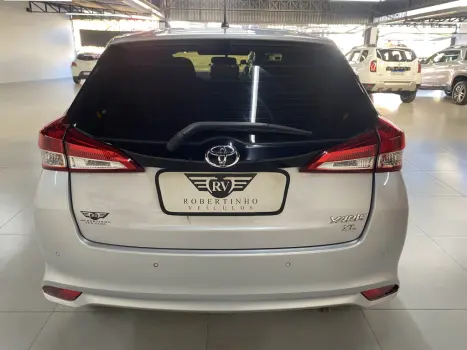 TOYOTA Yaris Hatch 1.5 16V 4P FLEX XL PLUS CONNECT MULTIDRIVE AUTOMTICO CVT, Foto 2
