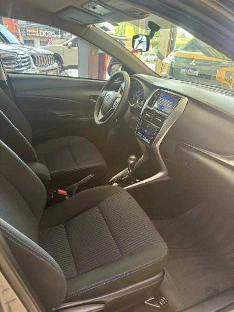 TOYOTA Yaris Hatch 1.5 16V 4P FLEX XL PLUS CONNECT MULTIDRIVE AUTOMTICO CVT, Foto 10