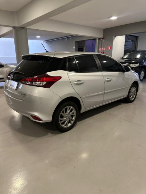 TOYOTA Yaris Hatch 1.5 16V 4P FLEX XS CONNECT MULTIDRIVE AUTOMTICO CVT, Foto 4