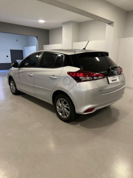 TOYOTA Yaris Hatch 1.5 16V 4P FLEX XS CONNECT MULTIDRIVE AUTOMTICO CVT, Foto 6