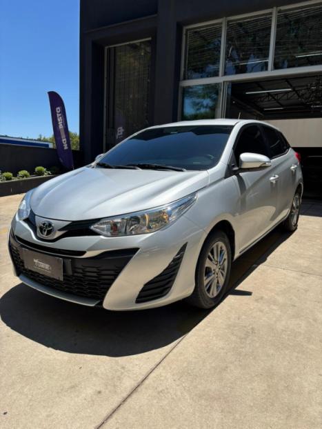 TOYOTA Yaris Hatch 1.5 16V 4P FLEX XL PLUS CONNECT MULTIDRIVE AUTOMTICO CVT, Foto 2