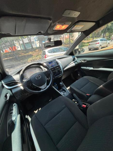 TOYOTA Yaris Hatch 1.5 16V 4P FLEX XL PLUS CONNECT MULTIDRIVE AUTOMTICO CVT, Foto 10