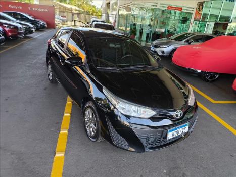TOYOTA Yaris Hatch 1.5 16V 4P FLEX XL PLUS CONNECT MULTIDRIVE AUTOMTICO CVT, Foto 2
