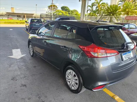 TOYOTA Yaris Hatch 1.5 16V 4P FLEX XL MULTIDRIVE AUTOM�TICO CVT, Foto 6